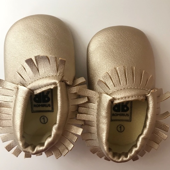Soft Sole Leather Baby Moccasin Crib Shoes - Picture 1 of 4